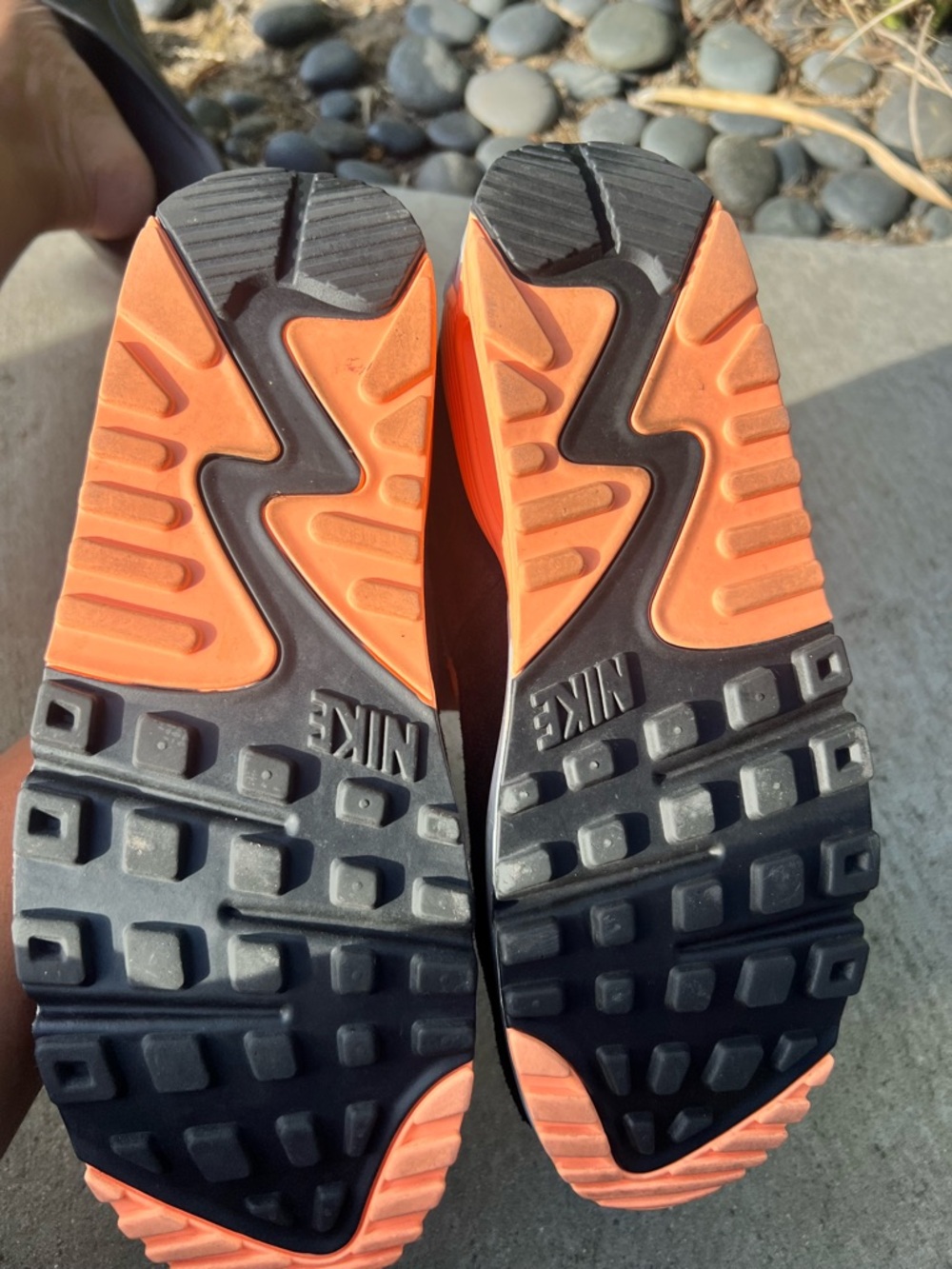 Nike Gray and Orange Women's Athletic Sneakers Vintage ‘15 in Good Condition - Picture 4 of 5